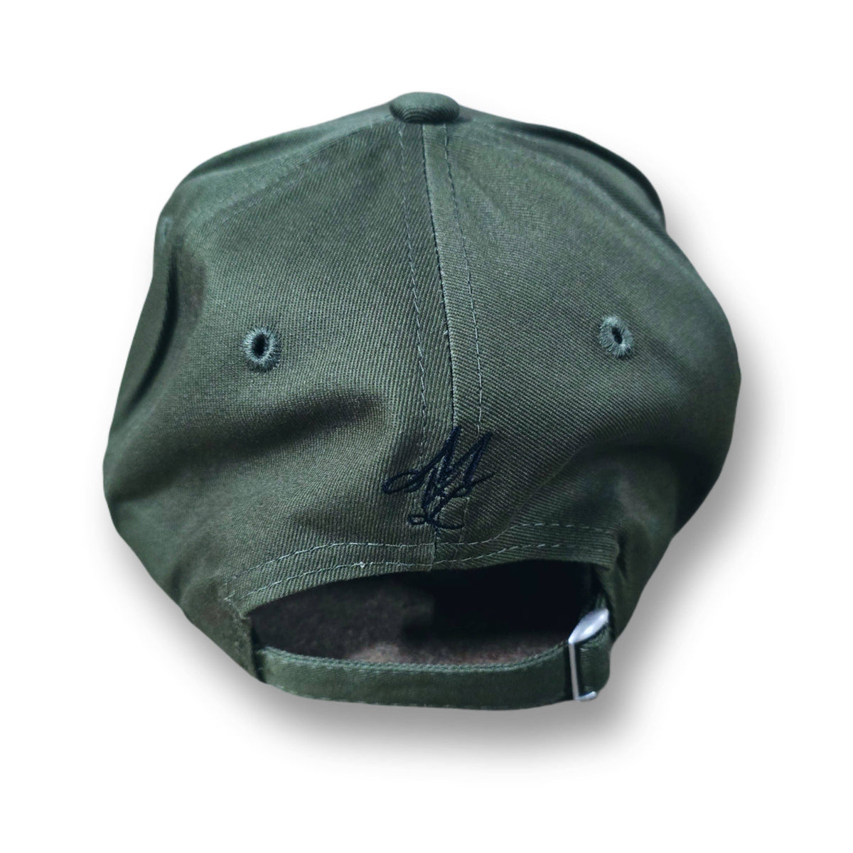 MVL Original streetwear curved cap army green, achterkant met geborduurd MVL monogram en metalen gesp