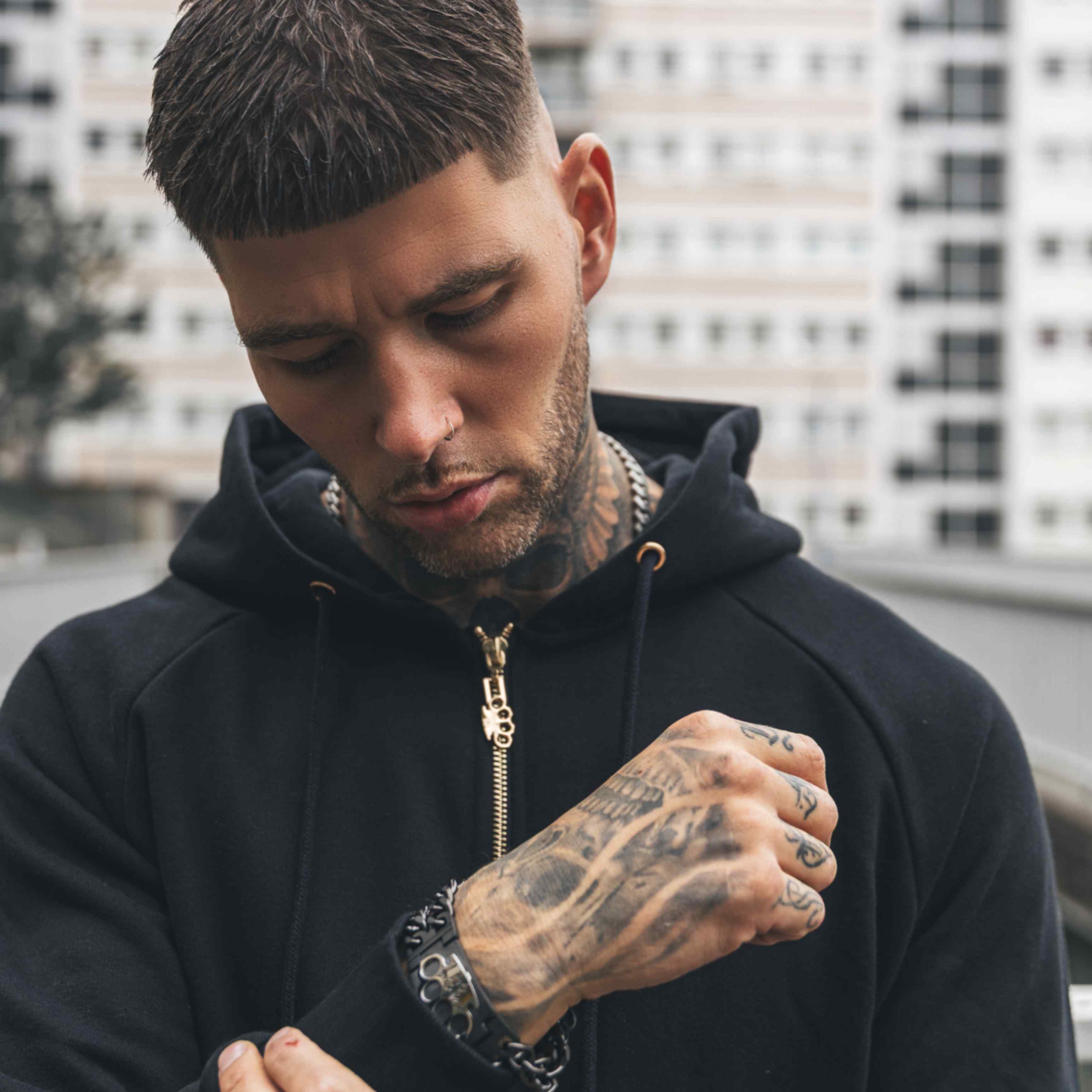 Sweat à capuche MVL « Cupidon avec pistolet » - LISTE D'ATTENTE