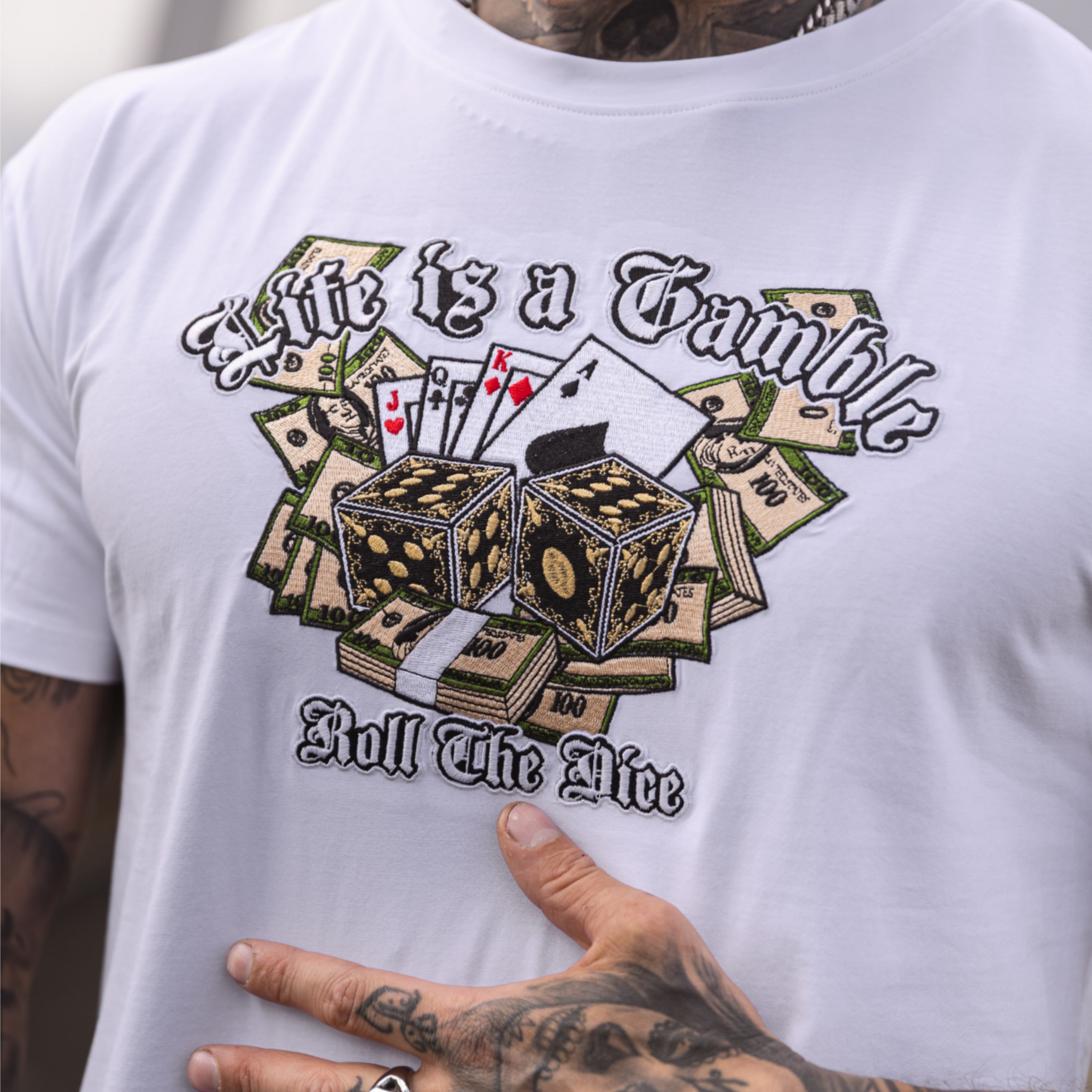 MVL Life ist ein Glücksspiel-Stickerei-T-Shirt - weiß